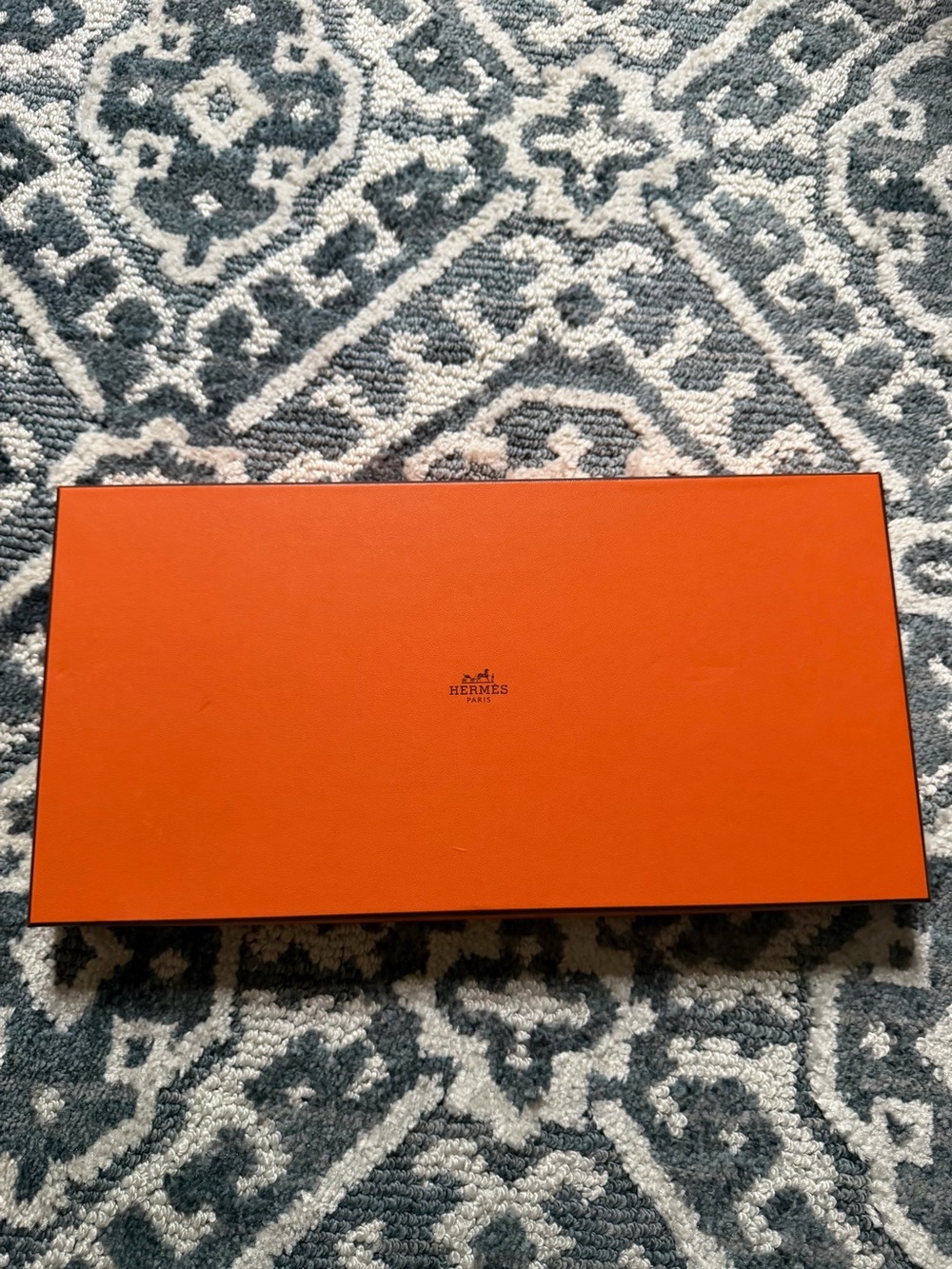 Hermès “La Berline Bayadère” Carré 90 silk scarf - Picture 9 of 11
